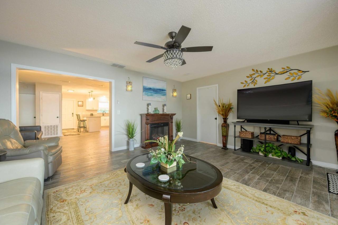 Lakefront Home With Screened Porch And Grill Winter Haven Eksteriør bilde